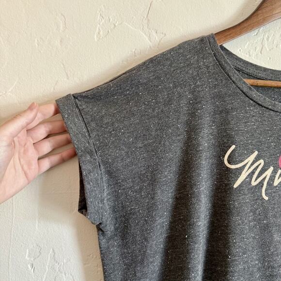 Disney Parks Size XXL Minnie T-Shirt - Gray Short Sleeve Authentic Original - Picture 2 of 9